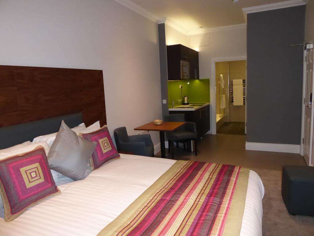 Court Residence Aparthotel Линлитгоу Экстерьер фото