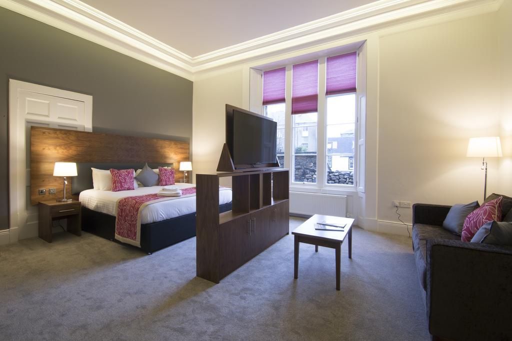 Court Residence Aparthotel Линлитгоу Экстерьер фото