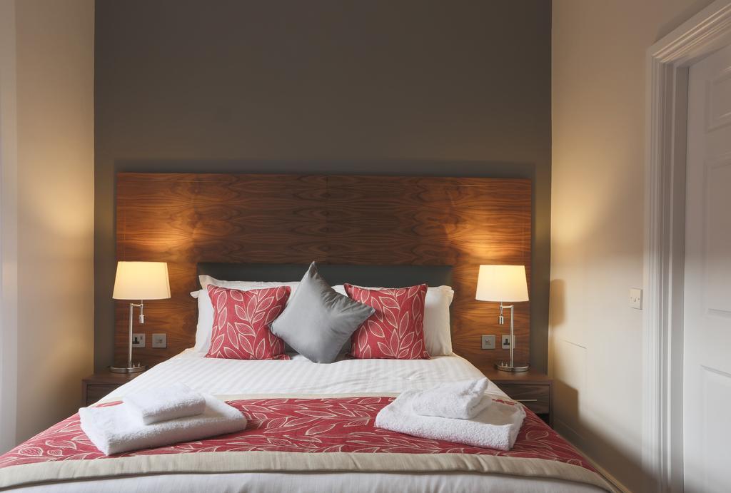 Court Residence Aparthotel Линлитгоу Экстерьер фото
