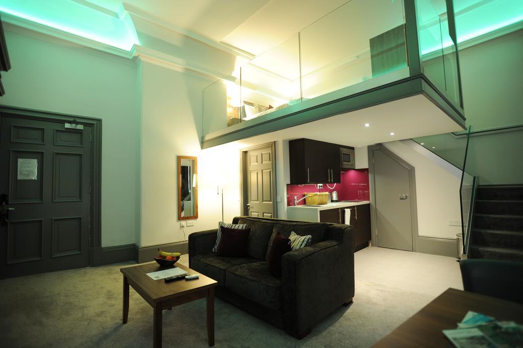 Court Residence Aparthotel Линлитгоу Экстерьер фото