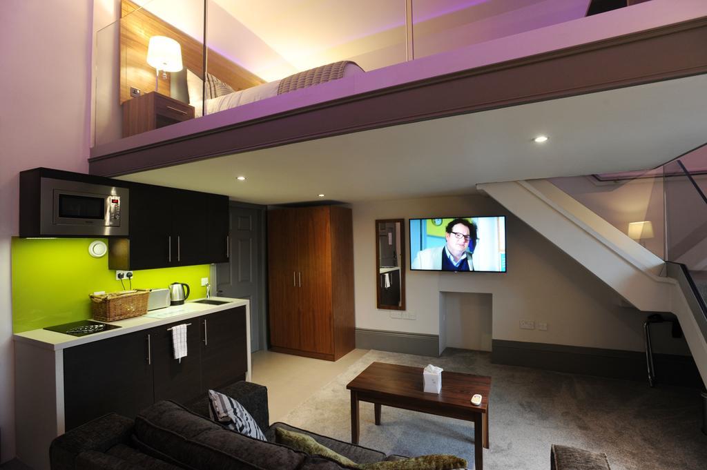 Court Residence Aparthotel Линлитгоу Экстерьер фото